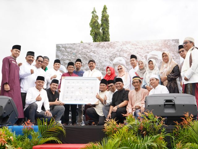 Plt Camat Kembang Janggut menghadiri Acara “Makaseh Busu Edi dan Emek” di Tenggarong