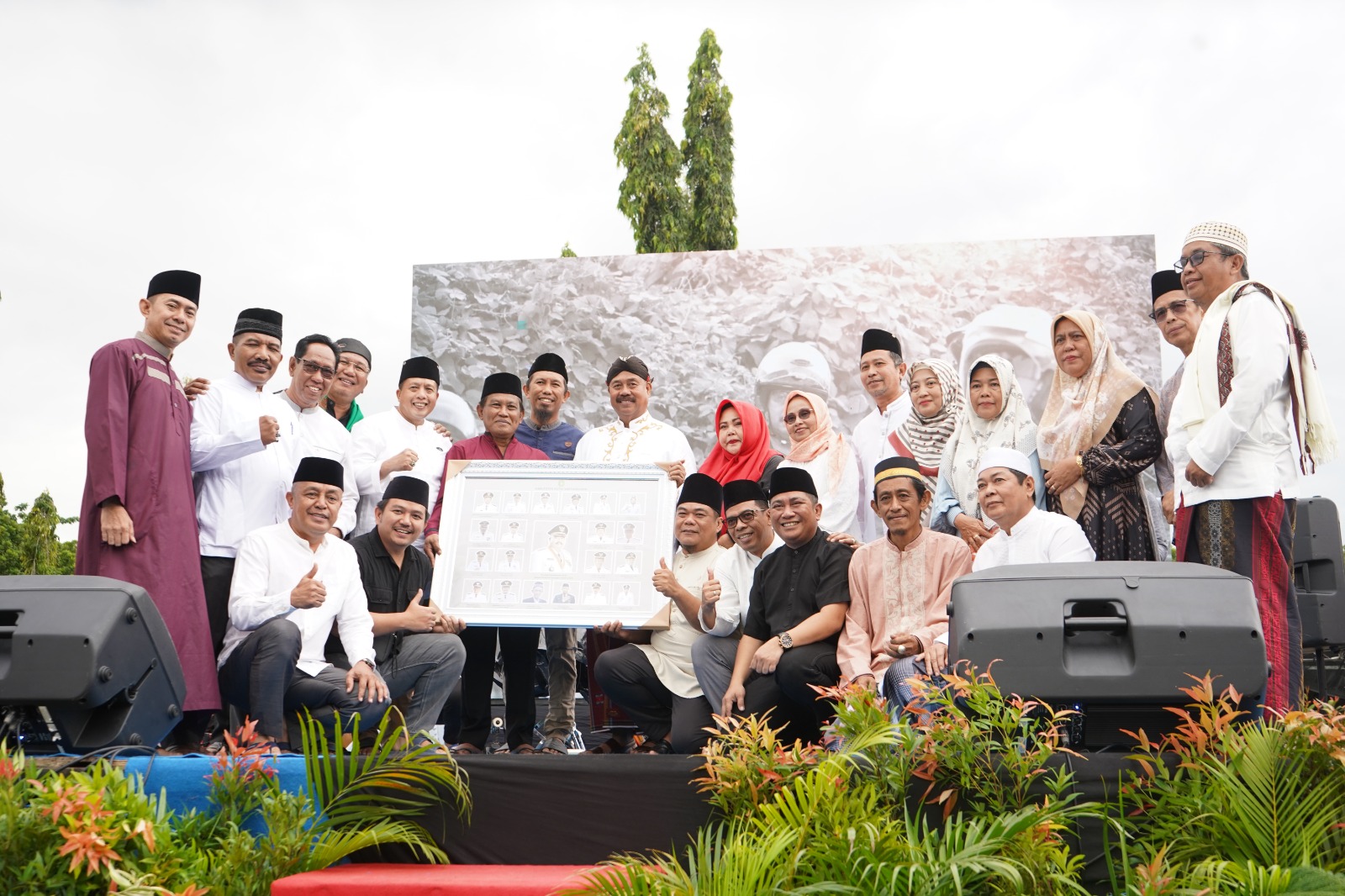 Plt Camat Kembang Janggut menghadiri Acara “Makaseh Busu Edi dan Emek” di Tenggarong
