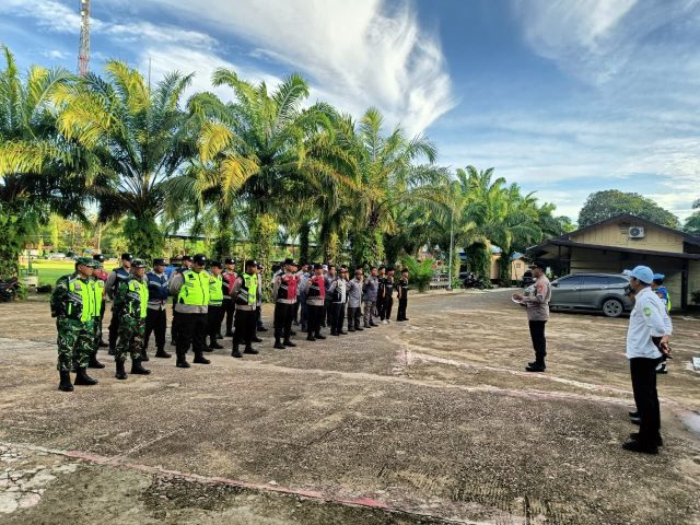 Apel Gabungan Kesiapan Pengamanan Natal 2025 dan Tahun Baru 2026 di Kecamatan Kembang Janggut