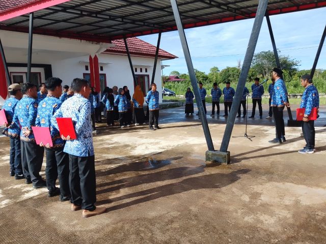 Apel Senin Pagi, Camat Kembang Janggut Tekankan Disiplin dan Tanggung Jawab dalam Bekerja